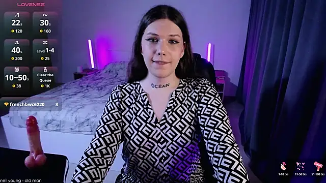 Snapshot of MicheleDoll chatting on August 4, 8:00 pm MicheleDoll online show from August 4, 8:00 pm