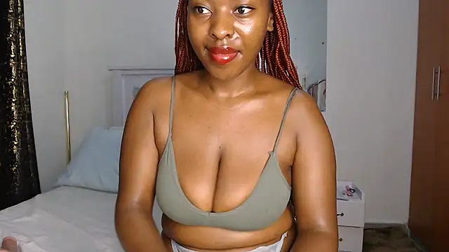 Snapshot of sweetice_02 chatting on June 26, 3:44 am sweetice 02 online show from June 26, 3:44 am
