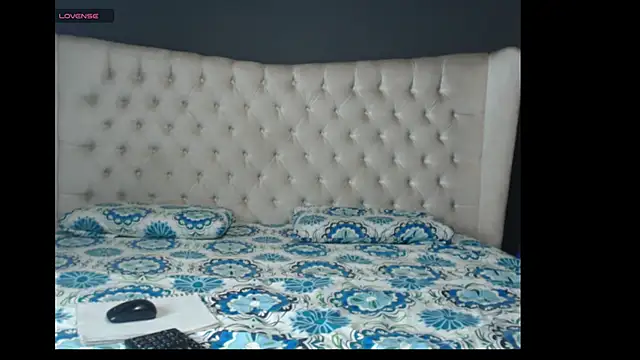 Snapshot of nichole_bree_ chatting on September 12, 11:21 am nichole bree  online show from September 12, 11:21 am