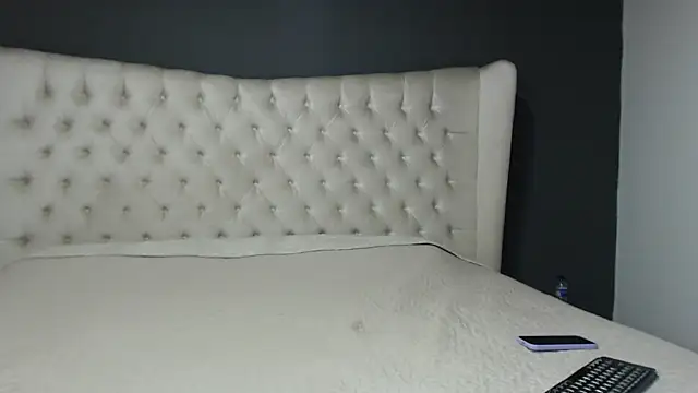 Snapshot of nichole_bree_ chatting on September 24, 11:24 am nichole bree  online show from September 24, 11:24 am