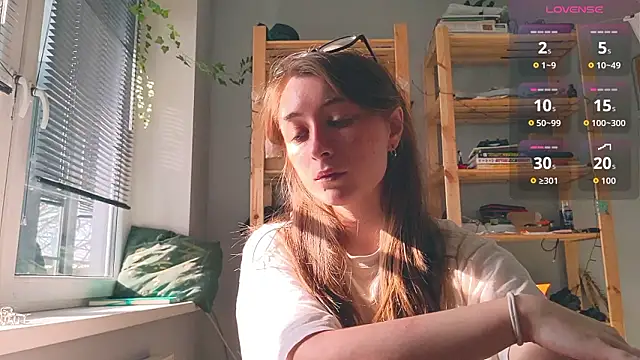 Snapshot of monlight__dana chatting on March 8, 12:20 pm monlight dana online show from March 8, 12:20 pm