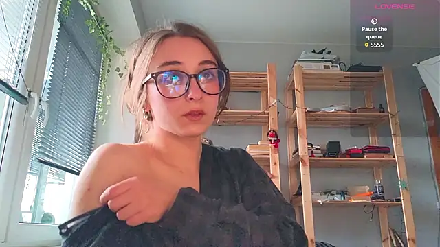 Snapshot of monlight__dana chatting on March 26, 3:39 pm monlight dana online show from March 26, 3:39 pm