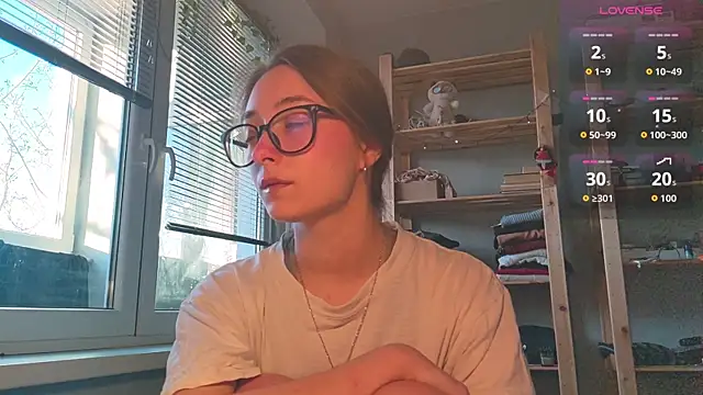 Snapshot of monlight__dana chatting on April 2, 4:15 pm monlight dana online show from April 2, 4:15 pm