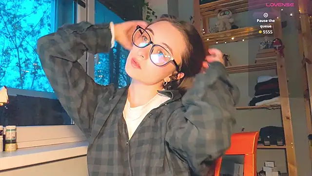Snapshot of monlight__dana chatting on April 28, 6:24 pm monlight dana online show from April 28, 6:24 pm
