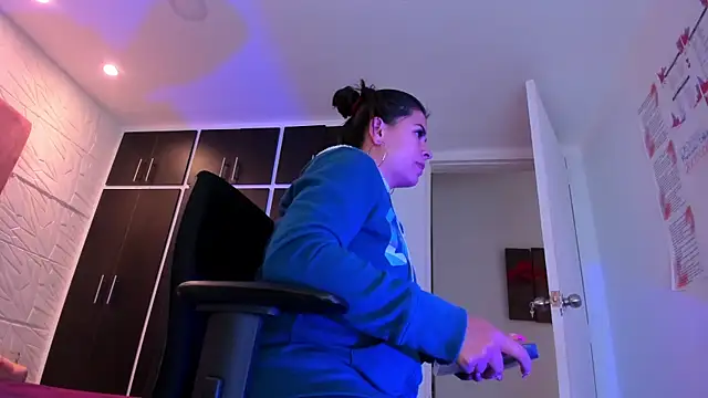 Charlotte Ice1 online show from February 12, 5:16 pm