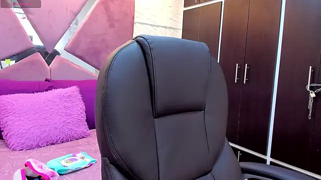 Charlotte Ice1 online show from October 2, 5:20 pm