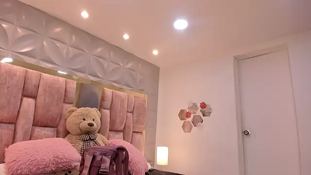 Charlotte Ice1 online show from March 13, 4:02 pm