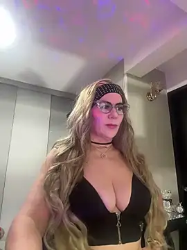 LARIANA RIVERA23 online show from February 12, 1:52 am