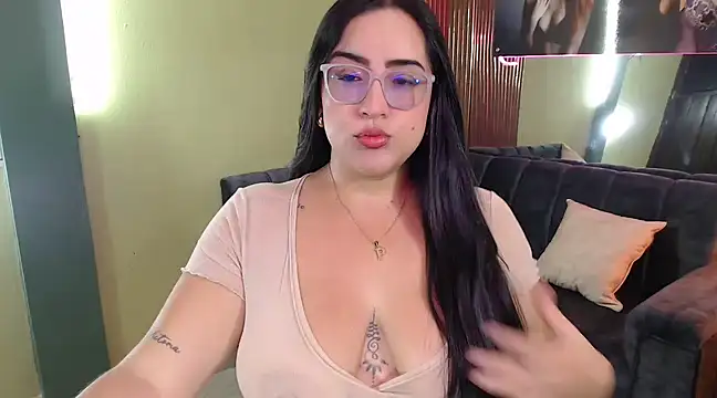 Sofiia davis23 online show from February 21, 1:44 pm