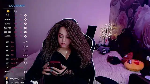 Snapshot of _Just_a_queen_3 chatting on December 4, 9:02 pm Just a queen 3 online show from December 4, 9:02 pm