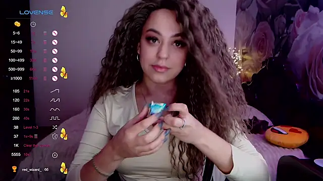 Snapshot of _Just_a_queen_3 chatting on December 8, 5:55 pm Just a queen 3 online show from December 8, 5:55 pm