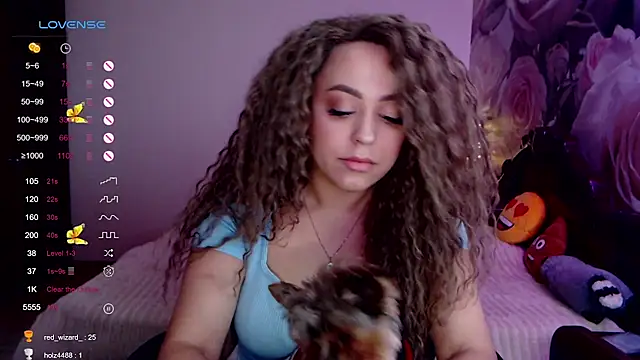 Snapshot of _Just_a_queen_3 chatting on December 12, 6:21 pm Just a queen 3 online show from December 12, 6:21 pm