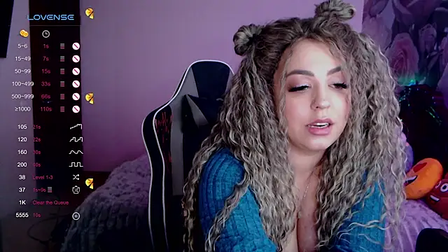 Snapshot of _Just_a_queen_3 chatting on January 15, 6:08 pm Just a queen 3 online show from January 15, 6:08 pm
