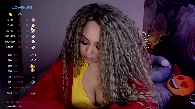 Snapshot of _Just_a_queen_3 chatting on February 20, 5:51 pm Just a queen 3 online show from February 20, 5:51 pm