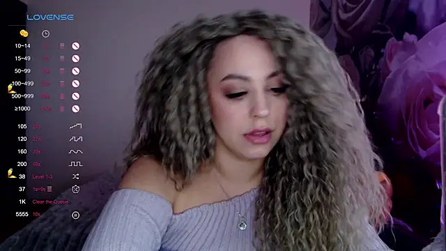 Snapshot of _Just_a_queen_3 chatting on March 6, 6:16 pm Just a queen 3 online show from March 6, 6:16 pm