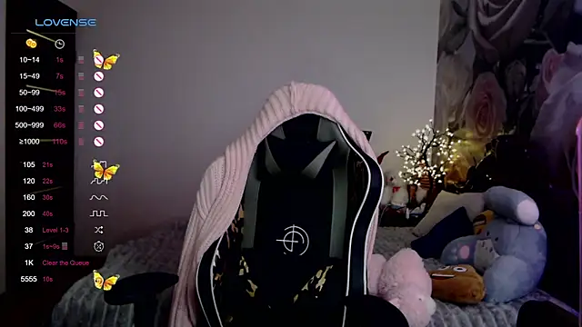Snapshot of _Just_a_queen_3 chatting on March 9, 6:32 pm Just a queen 3 online show from March 9, 6:32 pm