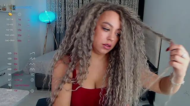 Snapshot of _Just_a_queen_3 chatting on October 16, 9:43 am Just a queen 3 online show from October 16, 9:43 am