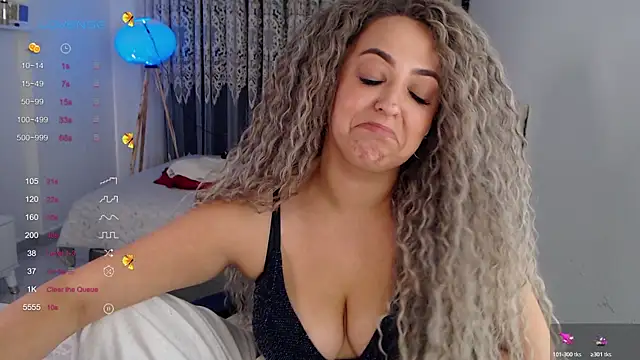 Snapshot of _Just_a_queen_3 chatting on October 22, 1:22 pm Just a queen 3 online show from October 22, 1:22 pm