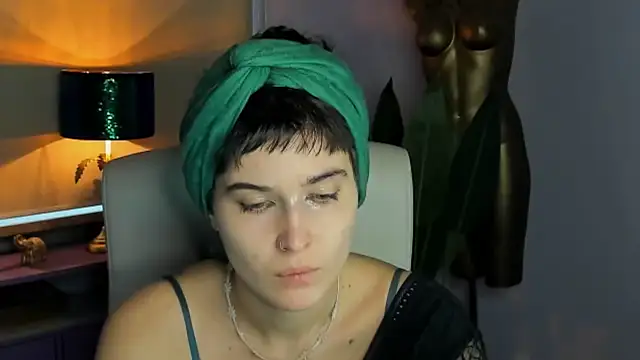 Snapshot of sarah_perfect chatting on October 6, 1:19 pm sarah perfect online show from October 6, 1:19 pm