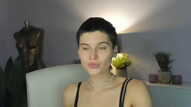 Snapshot of sarah_perfect chatting on October 19, 1:45 pm sarah perfect online show from October 19, 1:45 pm