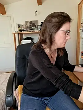 SpiceLea online show from February 3, 2:45 pm