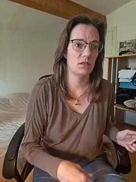 SpiceLea online show from February 14, 1:29 pm