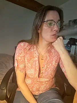 SpiceLea online show from February 18, 12:28 pm