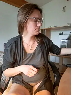 SpiceLea online show from March 11, 12:39 pm