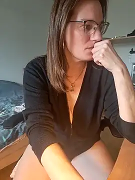 SpiceLea online show from March 18, 12:47 pm