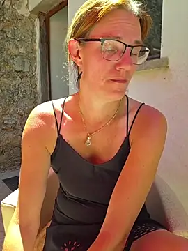 Snapshot of SpiceLea chatting on June 12, 12:26 pm SpiceLea online show from June 12, 12:26 pm