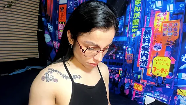 Snapshot of rosse_2504 chatting on March 6, 4:38 pm rosse 2504 online show from March 6, 4:38 pm