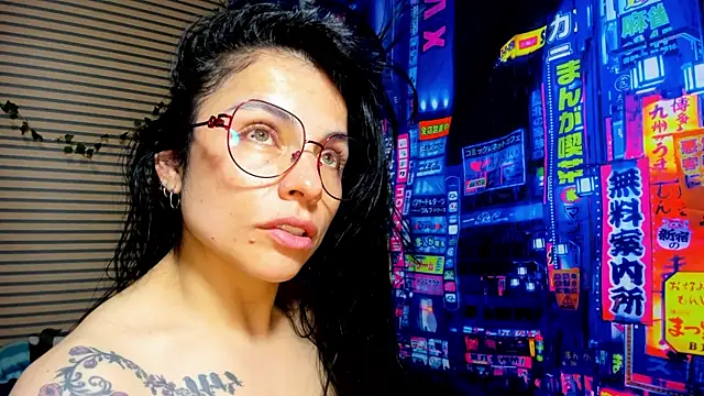 Snapshot of rosse_2504 chatting on March 13, 4:23 pm rosse 2504 online show from March 13, 4:23 pm