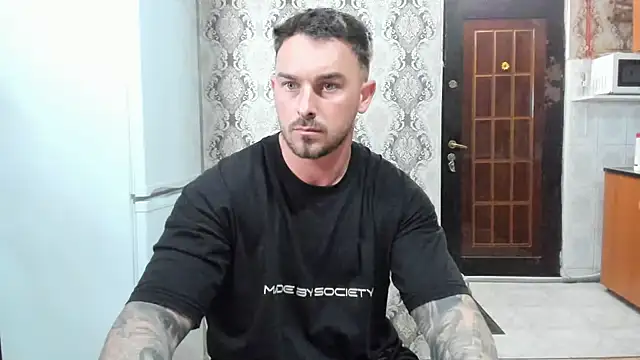 Snapshot of Jonmusclemaster chatting on May 10, 8:14 pm Jonmusclemaster online show from May 10, 8:14 pm