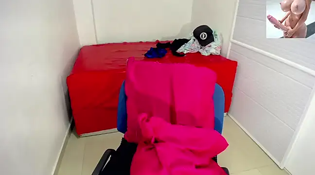 alicehugecock online show from March 6, 10:47 pm