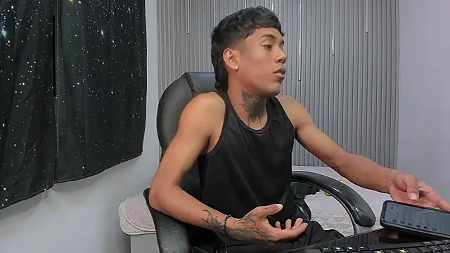 Snapshot of Alan_Cute18 chatting on February 12, 1:28 pm Alan Cute18 online show from February 12, 1:28 pm