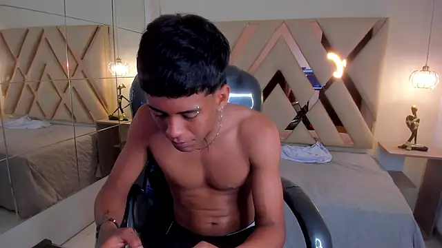 Snapshot of Alan_Cute18 chatting on February 16, 1:40 pm Alan Cute18 online show from February 16, 1:40 pm