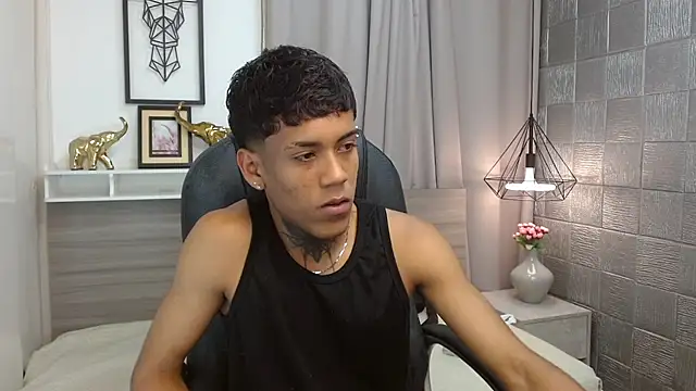 Snapshot of Alan_Cute18 chatting on February 17, 12:45 pm Alan Cute18 online show from February 17, 12:45 pm