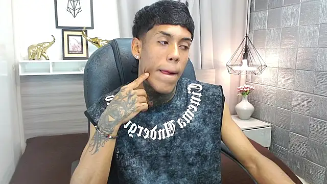 Snapshot of Alan_Cute18 chatting on February 22, 12:47 pm Alan Cute18 online show from February 22, 12:47 pm