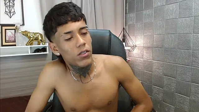 Snapshot of Alan_Cute18 chatting on February 28, 4:08 pm Alan Cute18 online show from February 28, 4:08 pm