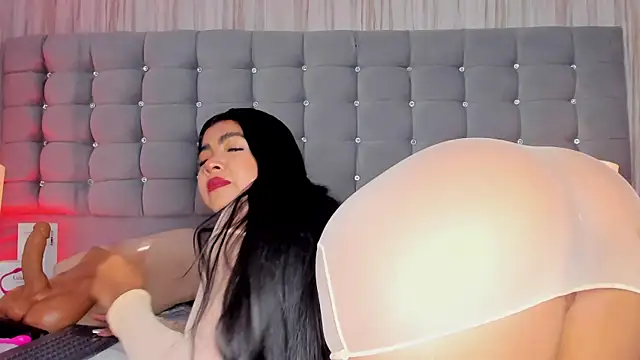 Poacahontasfg online show from February 7, 3:55 am