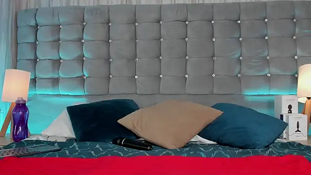 Poacahontasfg online show from October 10, 4:00 am