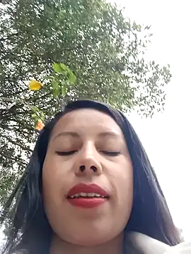 Snapshot of _andrea30 chatting on December 23, 2:07 pm  andrea30 online show from December 23, 2:07 pm