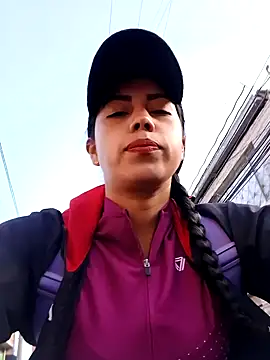 Snapshot of _andrea30 chatting on February 15, 12:33 pm  andrea30 online show from February 15, 12:33 pm