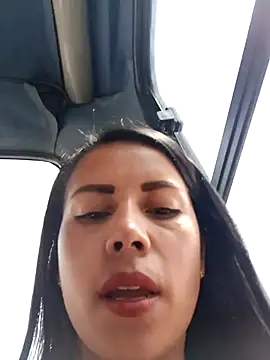 Snapshot of _andrea30 chatting on February 24, 6:47 pm  andrea30 online show from February 24, 6:47 pm