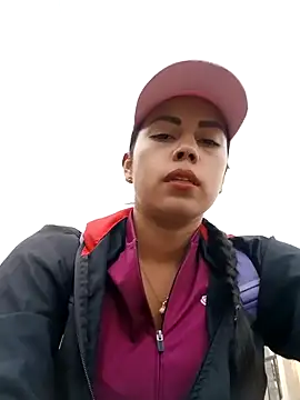Snapshot of _andrea30 chatting on February 25, 12:24 pm  andrea30 online show from February 25, 12:24 pm