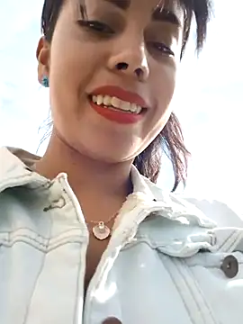 Snapshot of _andrea30 chatting on March 21, 12:39 pm  andrea30 online show from March 21, 12:39 pm
