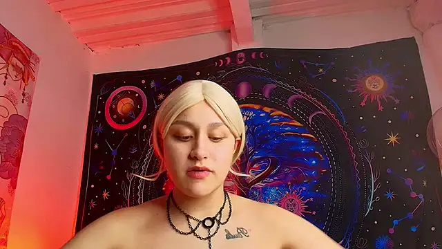 Snapshot of LailaCatt chatting on September 20, 8:26 am LailaCatt online show from September 20, 8:26 am