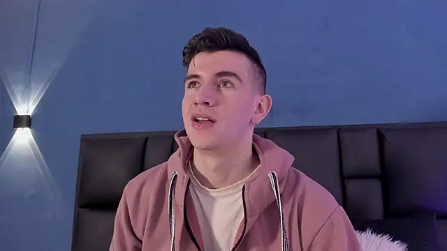 MikaelSlow online show from October 3, 3:47 am