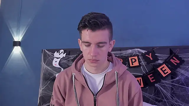 MikaelSlow online show from October 28, 4:05 am