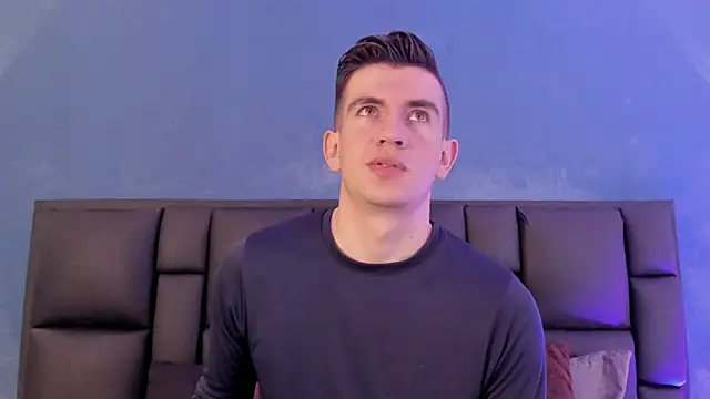 MikaelSlow online show from January 18, 6:39 am